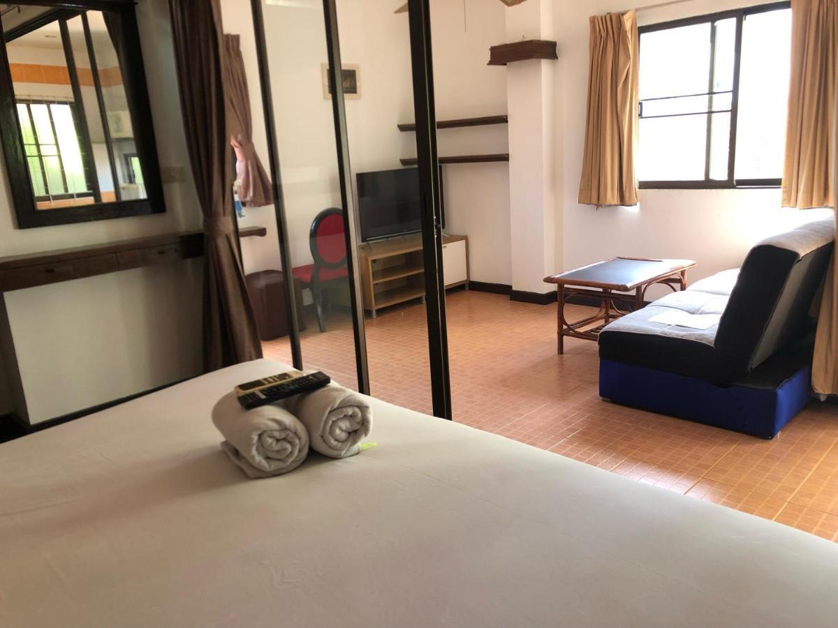 Sutus Court 7 Hotel Pattaja Kültér fotó