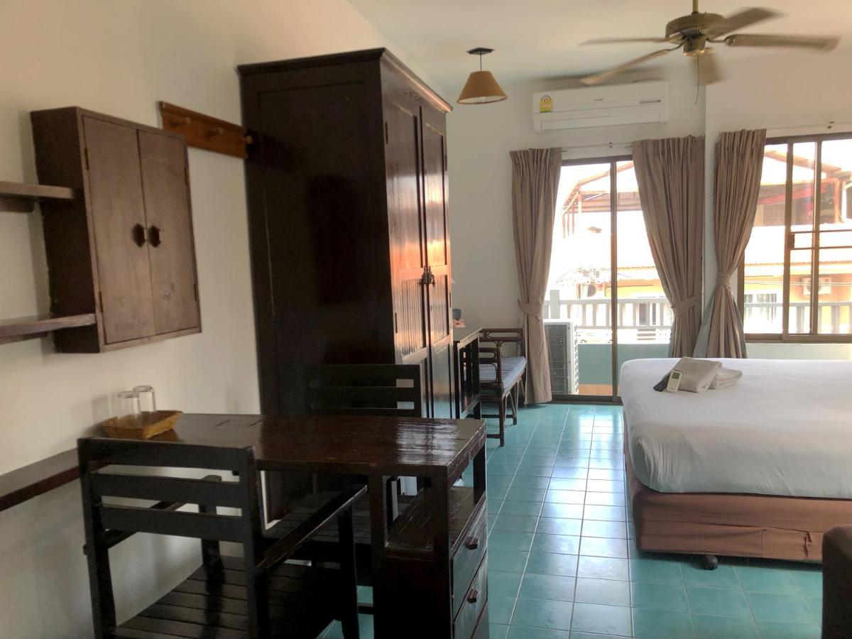 Sutus Court 7 Hotel Pattaja Kültér fotó